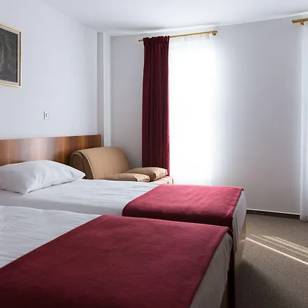 Hotel Cave & Proteus 3*