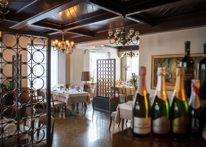 מלון Cave & Proteus