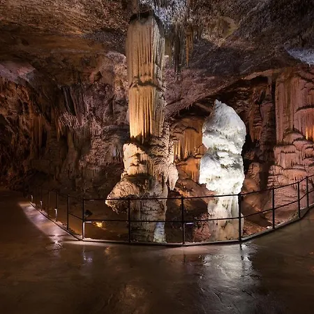 Hotel Cave & Proteus 3*