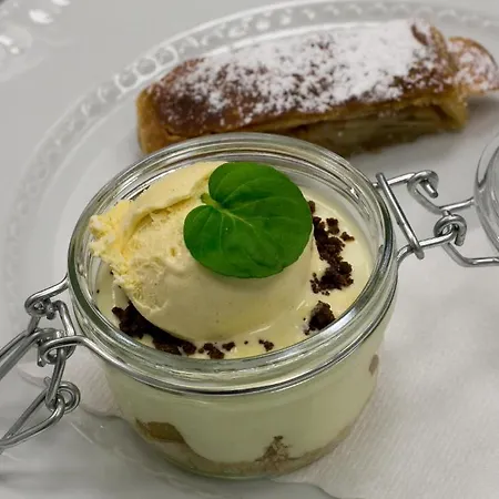 Cave & Proteus Szálloda