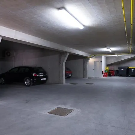 Hotel Cave & Proteus