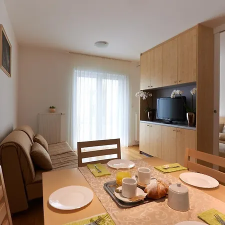 & Proteus - Cave Park Hotel 3*