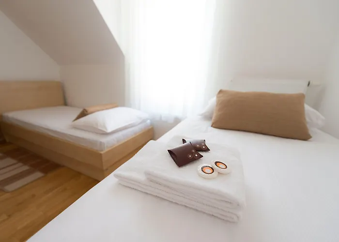 Cave & Proteus Hotel 3*