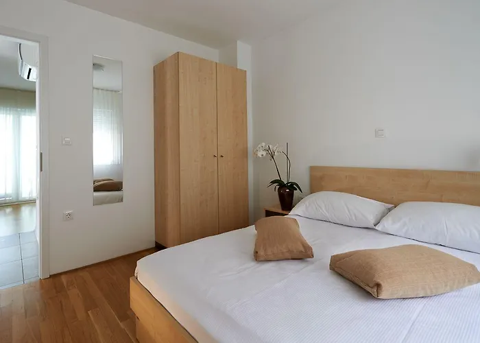 Cave Rooms&apartments Proteus