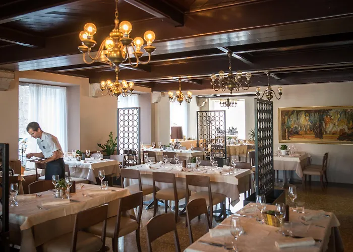 Cave & Proteus 3* Postumia