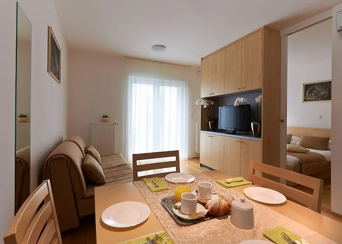 Hotel Cave & Proteus 3*