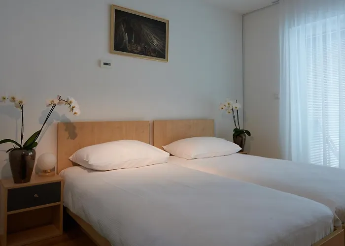 Hotel Cave & Proteus 3*